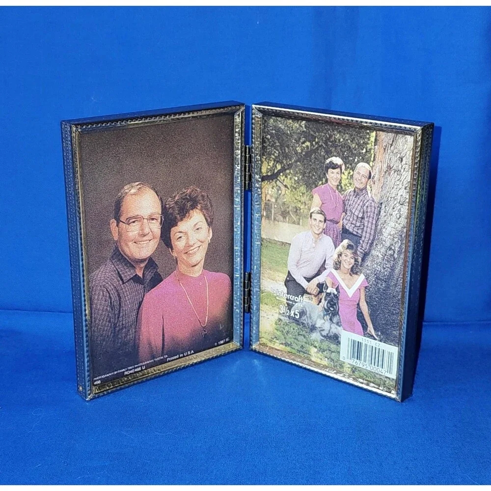 Vintage MCM Gold Brass Metal Double Hinged Bifold Intercraft Picture Frame 3.5x5